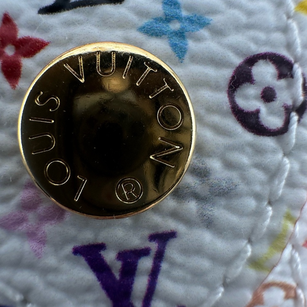 SOLD
Louis Vuitton x Takashi Murakami lipstick holder - Picture 8 of 8